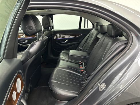 Used 2018 Mercedes-Benz E 300 4MATIC image 20