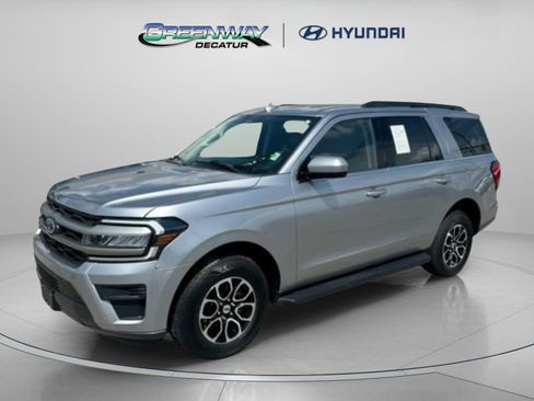 Used 2024 Ford Expedition XLT AWD/4WD image 4