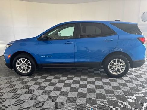 Used 2024 Chevrolet Equinox LS w/ LS Convenience Package AWD/4WD image 9