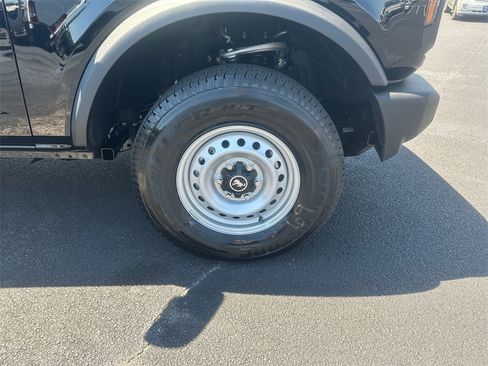 New 2025 Ford Bronco 4-Door image 10