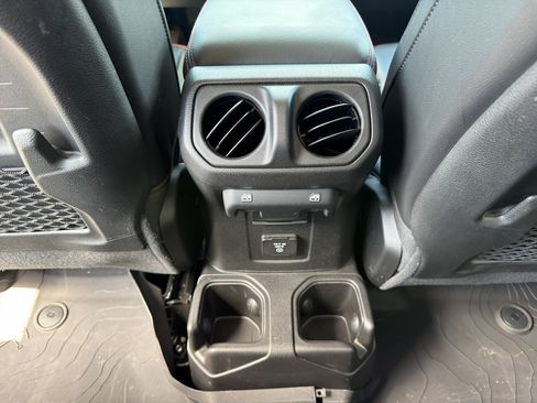 Used 2023 Jeep Gladiator Rubicon w/ Cold Weather Group AWD/4WD image 26