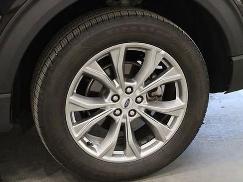 Used 2024 Ford Explorer Limited AWD/4WD image 38