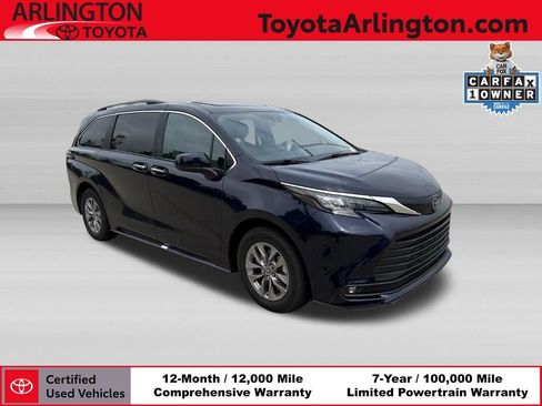 Used 2025 Toyota Sienna XLE FWD image 1