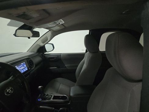 Used 2023 Toyota Tacoma SR image 4