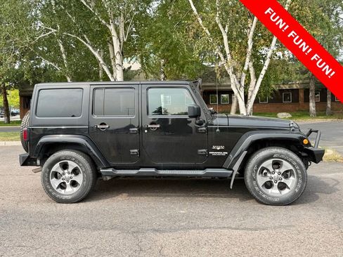 Used 2017 Jeep Wrangler Unlimited Sahara image 4