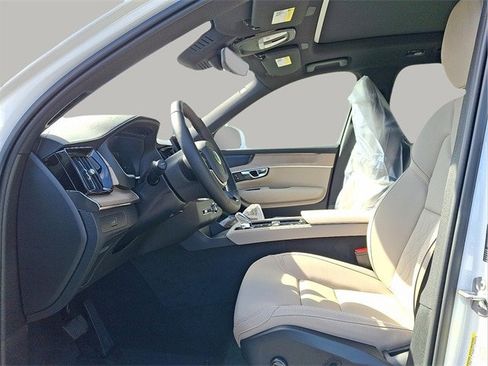 New 2026 Volvo XC90 B6 Plus w/ Protection Package Premier image 6