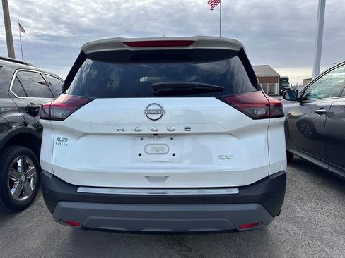Used 2023 Nissan Rogue SV w/ SV Premium B Package image 5