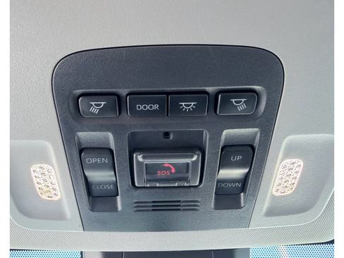 Used 2023 Toyota Camry SE image 16