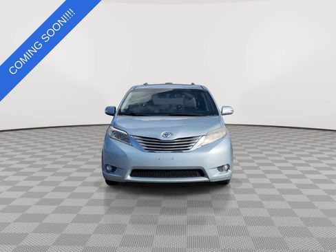 Used 2015 Toyota Sienna Limited Premium FWD image 3
