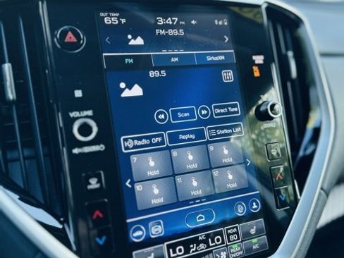 Used 2024 Subaru Ascent Premium w/ Convenience Package image 11