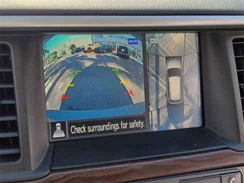 Used 2019 Nissan Pathfinder Platinum image 26