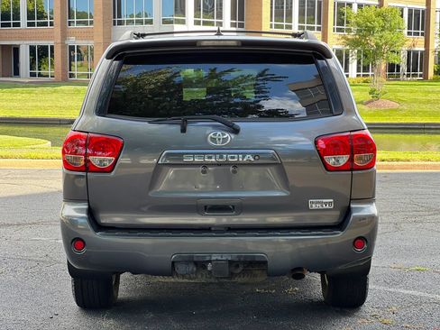 Used 2014 Toyota Sequoia SR5 RWD image 4