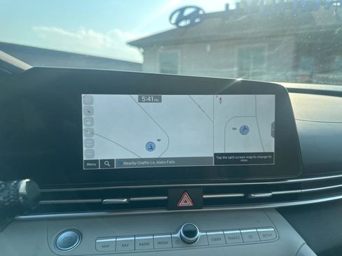 Used 2023 Hyundai Elantra Limited w/ Cargo Package image 12