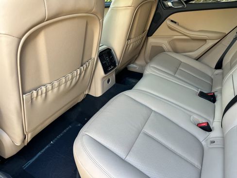 New 2026 Porsche Macan image 13