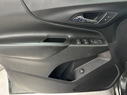 Used 2020 Chevrolet Equinox LT w/ Driver Convenience Package FWD image 14