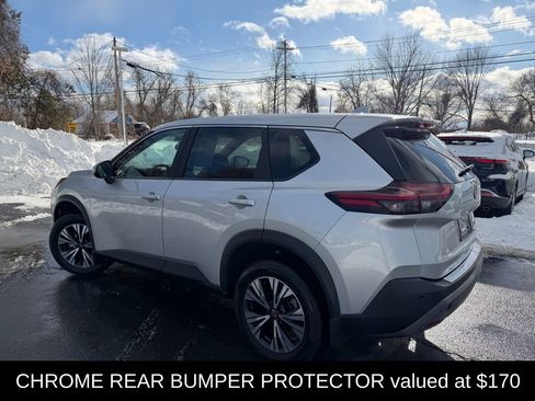 Used 2023 Nissan Rogue SV image 6