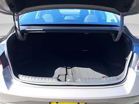 Used 2023 Hyundai Elantra Limited FWD image 25