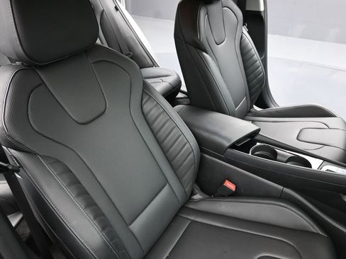 Certified 2024 Hyundai Elantra Limited FWD image 11