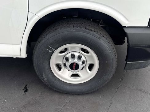 New 2025 GMC Savana 2500 w/ Driver Convenience Package RWD image 30