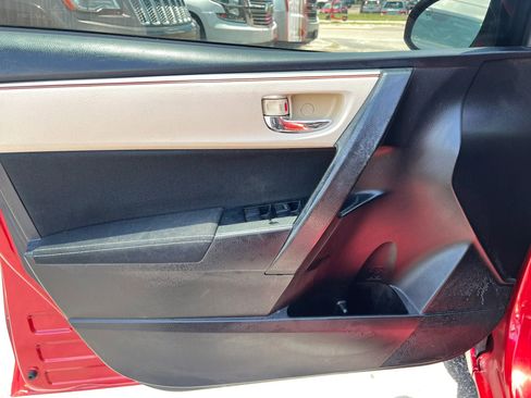 Used 2014 Toyota Corolla LE FWD image 9