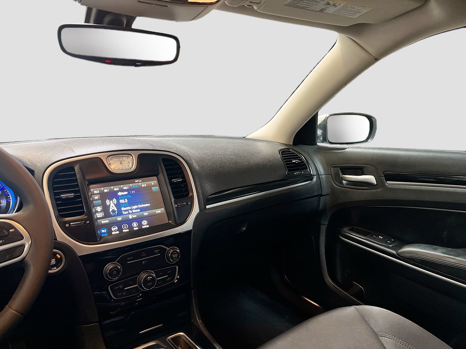 Used 2023 Chrysler 300 Touring RWD image 21