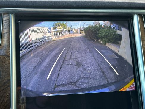 Used 2016 Tesla Model S 90D image 22