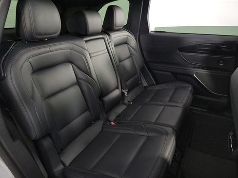 Used 2024 Lincoln Nautilus Premier w/ Equipment Group 102A AWD/4WD image 15