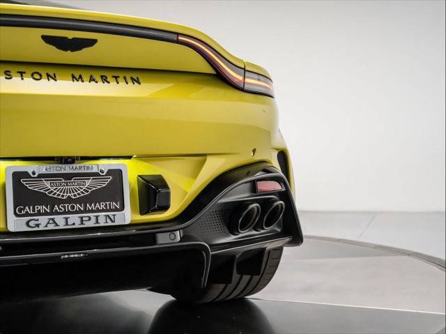Used 2025 Aston Martin V8 Vantage Coupe RWD image 29