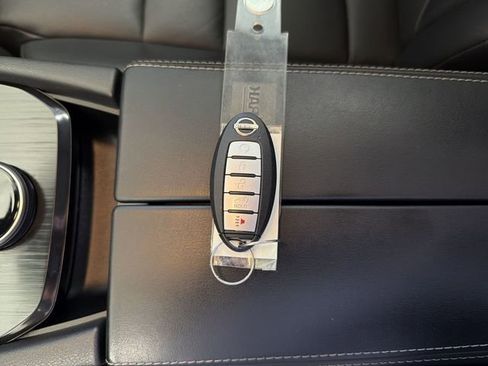 Used 2022 Nissan Rogue SV w/ SV Premium Package image 32