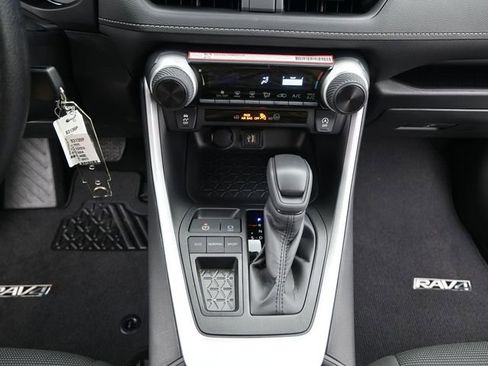 Used 2025 Toyota RAV4 LE image 7