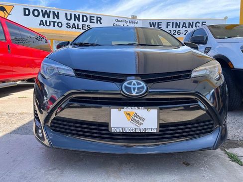 Used 2017 Toyota Corolla LE FWD image 2