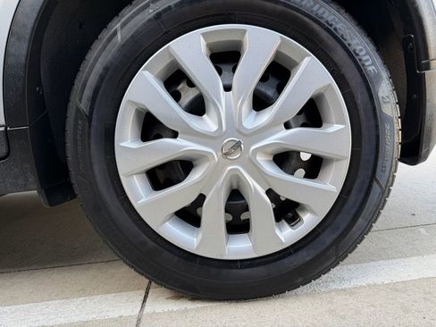 Used 2017 Nissan Rogue S image 27