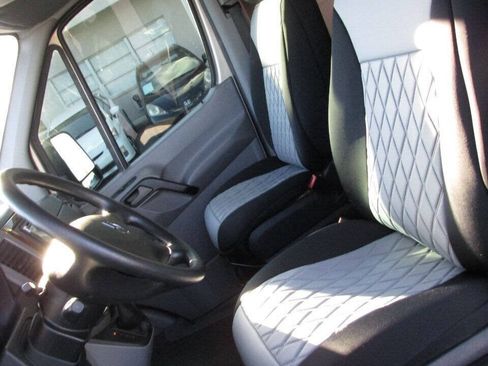 Used 2013 Mercedes-Benz Sprinter 3500 image 13
