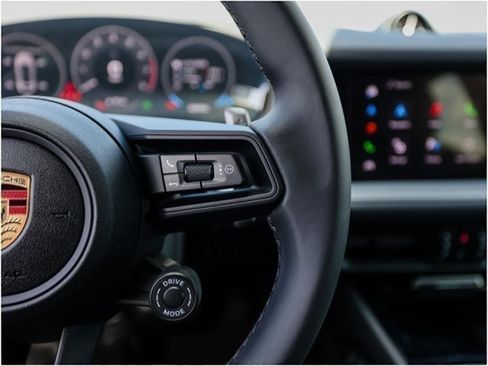 Certified 2025 Porsche Cayenne Coupe AWD/4WD image 16