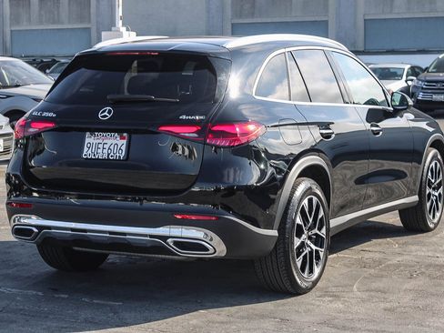 Used 2025 Mercedes-Benz GLC 350e 4MATIC image 9