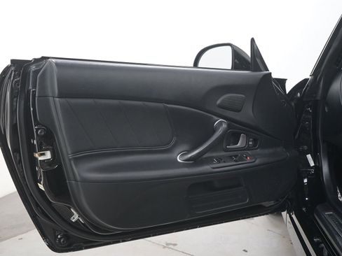 Used 2006 Honda S2000 image 13