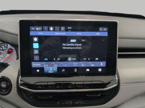 Used 2023 Jeep Compass Limited w/ Sun and Sound Group AWD/4WD image 9