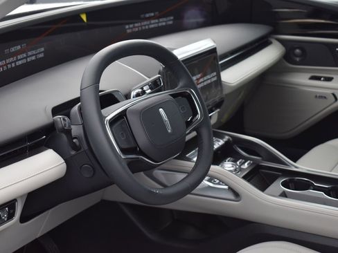 New 2026 Lincoln Nautilus Premier w/ Equipment Group 102A image 8