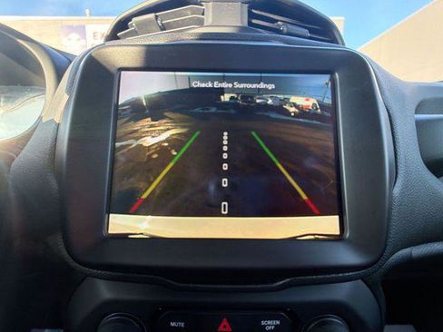 Certified 2023 Jeep Renegade Limited image 19