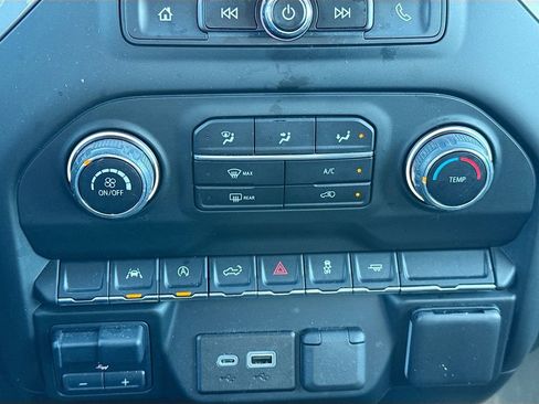 Used 2024 Chevrolet Silverado 1500 Custom image 15