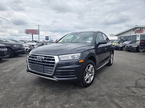 Used 2018 Audi Q5 2.0T Premium w/ Convenience Package AWD/4WD image 2
