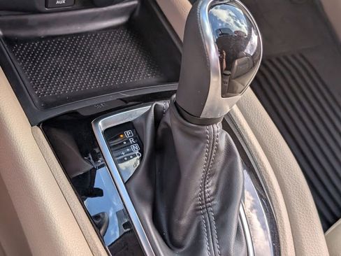 Used 2017 Nissan Rogue SV FWD image 25