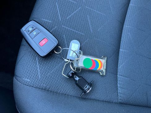 Used 2025 Toyota RAV4 XLE image 22