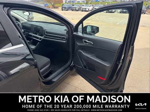 Used 2023 Kia Sportage LX AWD/4WD image 35