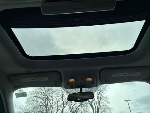 Used 2014 Chevrolet Traverse LT image 21