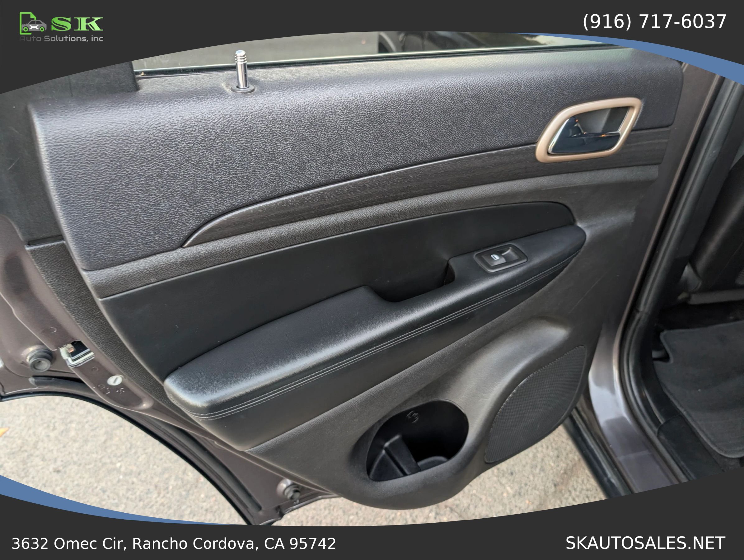 Used 2015 Jeep Grand Cherokee Laredo w/ Quick Order Package 23E AWD/4WD image 38