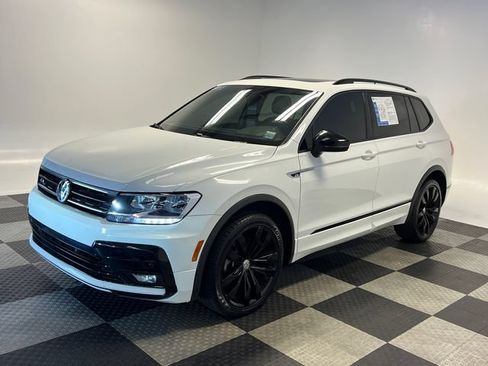 Certified 2021 Volkswagen Tiguan SE R-Line FWD image 3