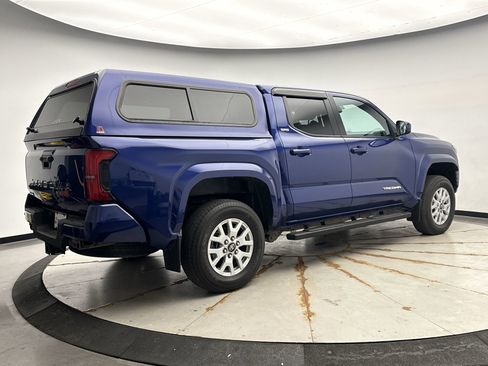 Used 2024 Toyota Tacoma SR5 AWD/4WD image 5