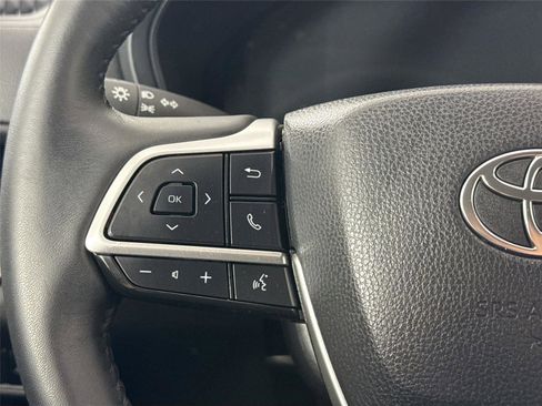 Certified 2025 Toyota Grand Highlander AWD image 17