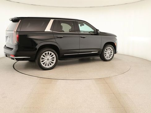 Used 2024 Cadillac Escalade Luxury AWD/4WD image 7